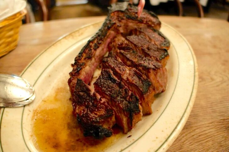 ドライエイジングの熟成肉ステーキ