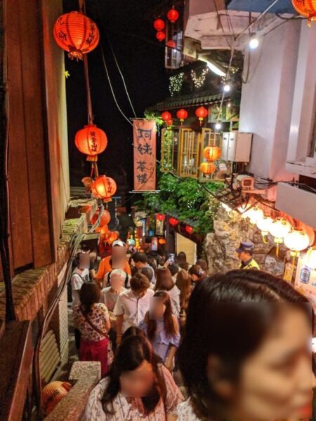 阿妹茶樓まわりの幻想的な雰囲気