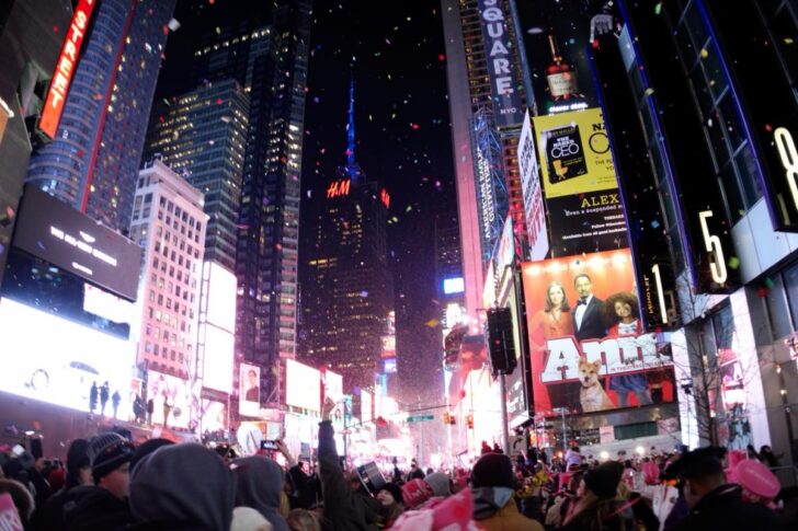 タイムズスクエア カウントダウンの様子