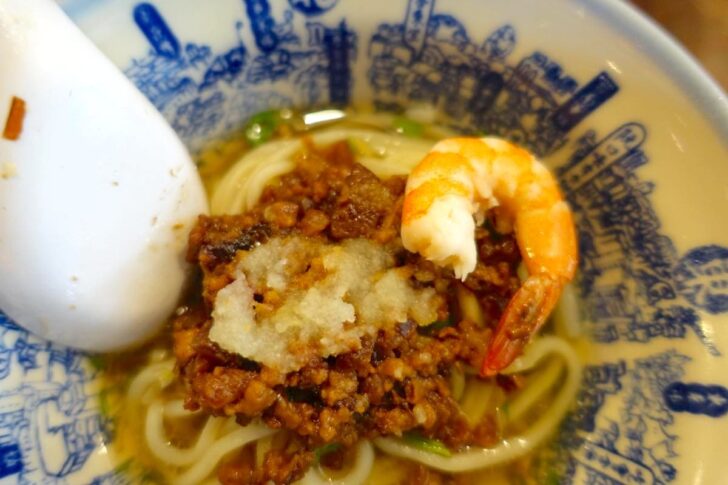 肉そぼろとニンニクが味の決め手