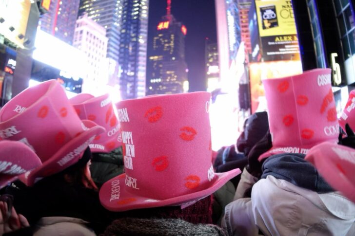 配られてきた帽子が視界の邪魔に。。。