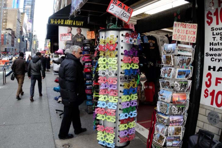 2015年の形をしたベタなカウントダウングッズ