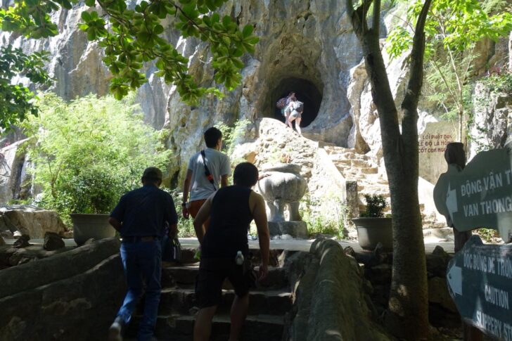 ヴァントン洞窟の入口