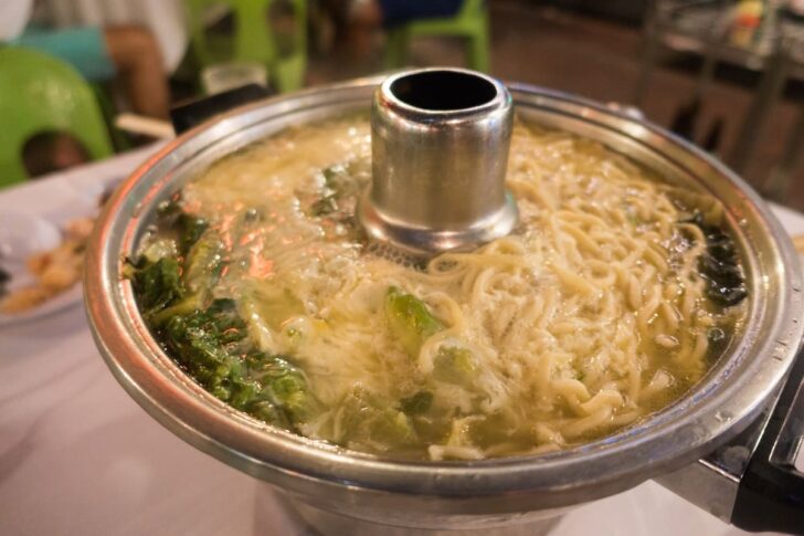 麺まで食べるとお腹パンパン