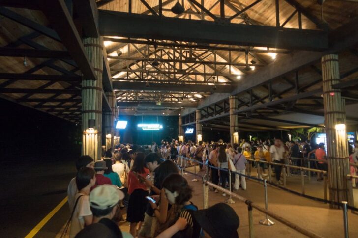 ナイトサファリのトラムライド