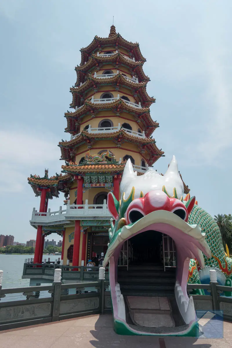 Lotus lake dragon and tiger pagodas 12