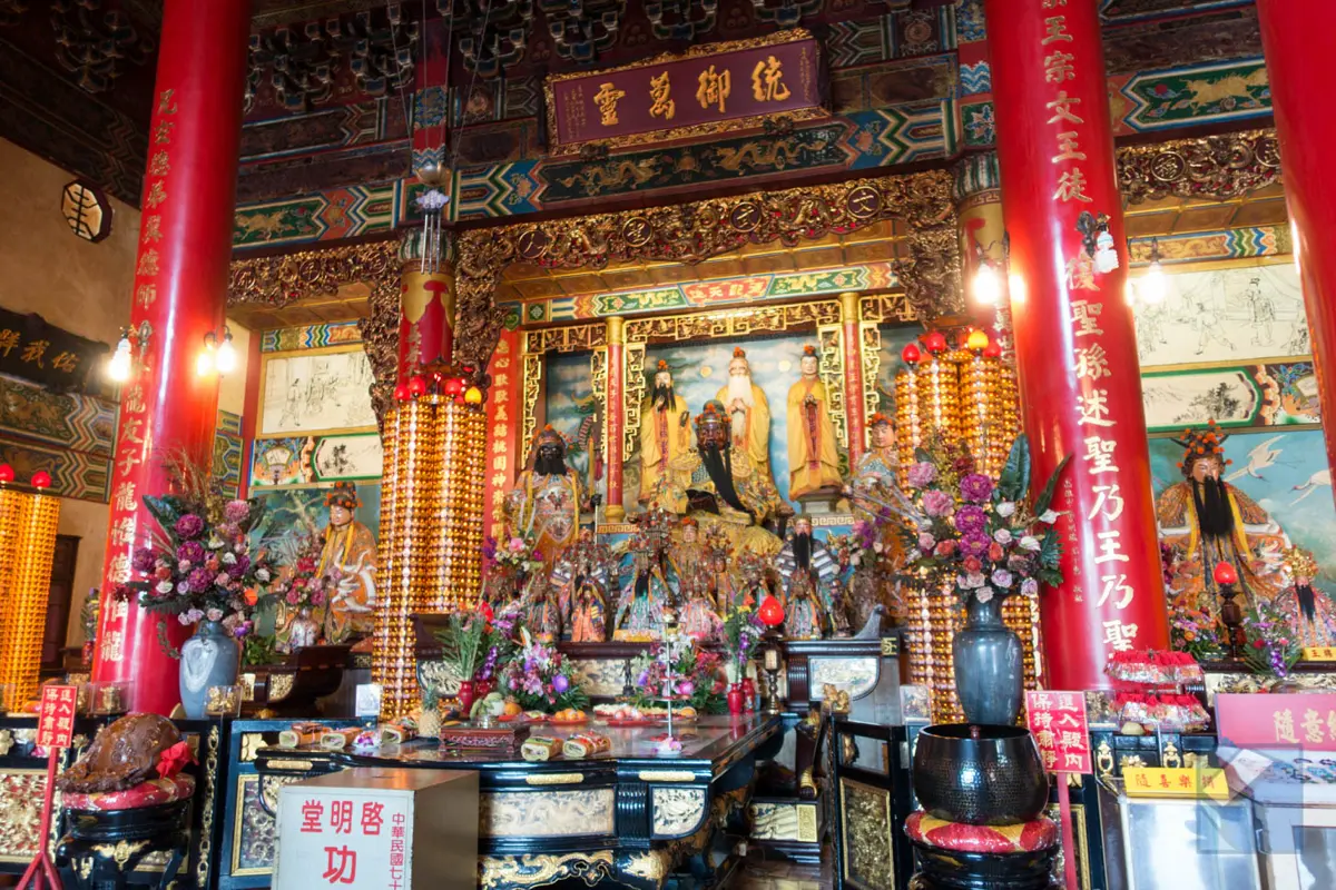 Lotus lake dragon and tiger pagodas 45